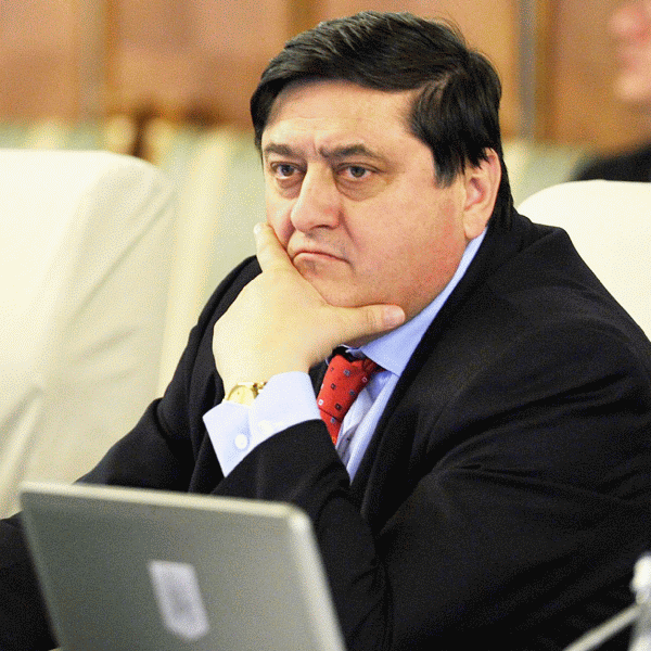 Constantin Niţă a fost ferm în intervenţiile publice, declarând că oferta Nuclearelectrica va avea loc în luna mai. Constantin Niţă a fost ferm în intervenţiile publice, declarând că oferta Nuclearelectrica va avea loc în luna mai.